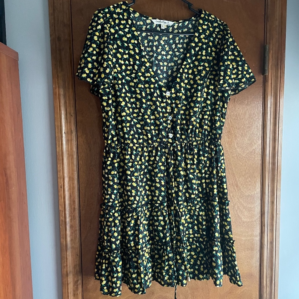 Lemon dress size Large
